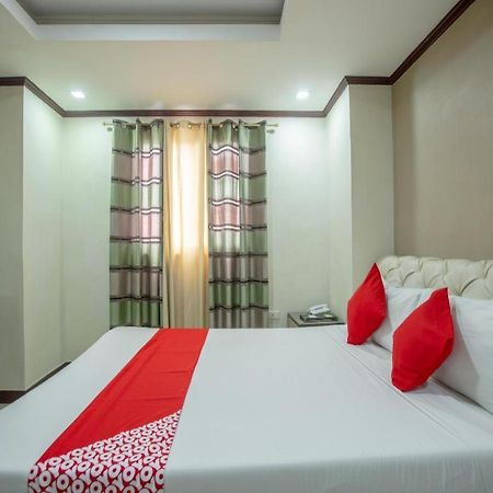 โรงแรมโอโย 700 พีเจ อินน์ อังเฮเลส ภายนอก รูปภาพ
