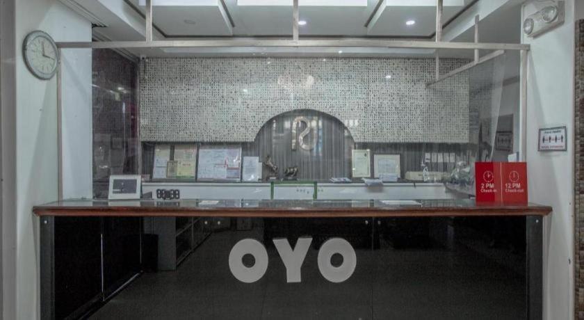 โรงแรมโอโย 700 พีเจ อินน์ อังเฮเลส ภายนอก รูปภาพ