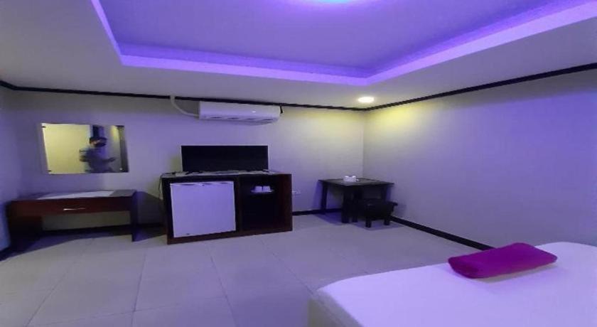 โรงแรมโอโย 700 พีเจ อินน์ อังเฮเลส ภายนอก รูปภาพ